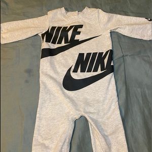 Nike footless jumper
